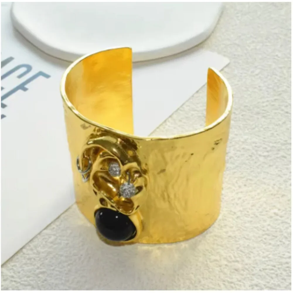 N/A luxury gold